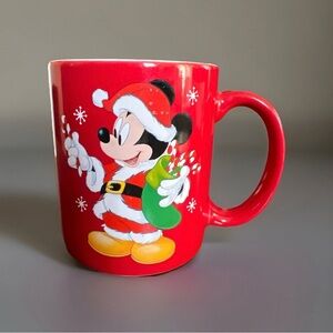 DISNEY MICKEY MOUSE SANTA CHRISTMAS HOLIDAY COFFEE MUG